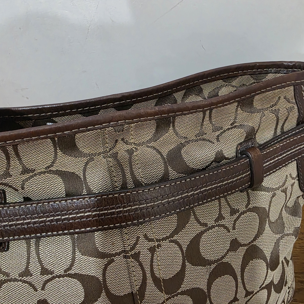 Coach Brown Signature Canvas Shoulder Bag with Gold Hardware - Picture 3 of 14
